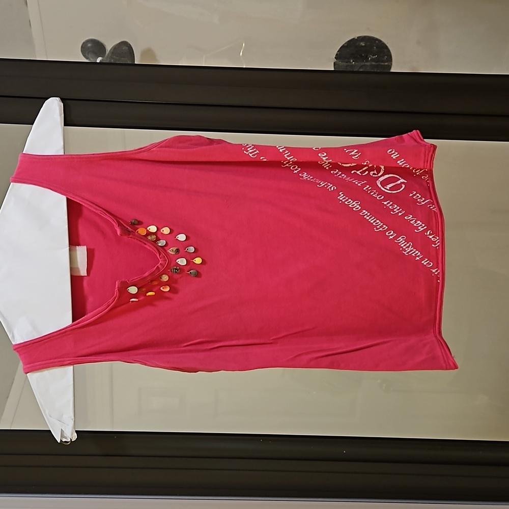 A pink D&G tee shirt 👕.